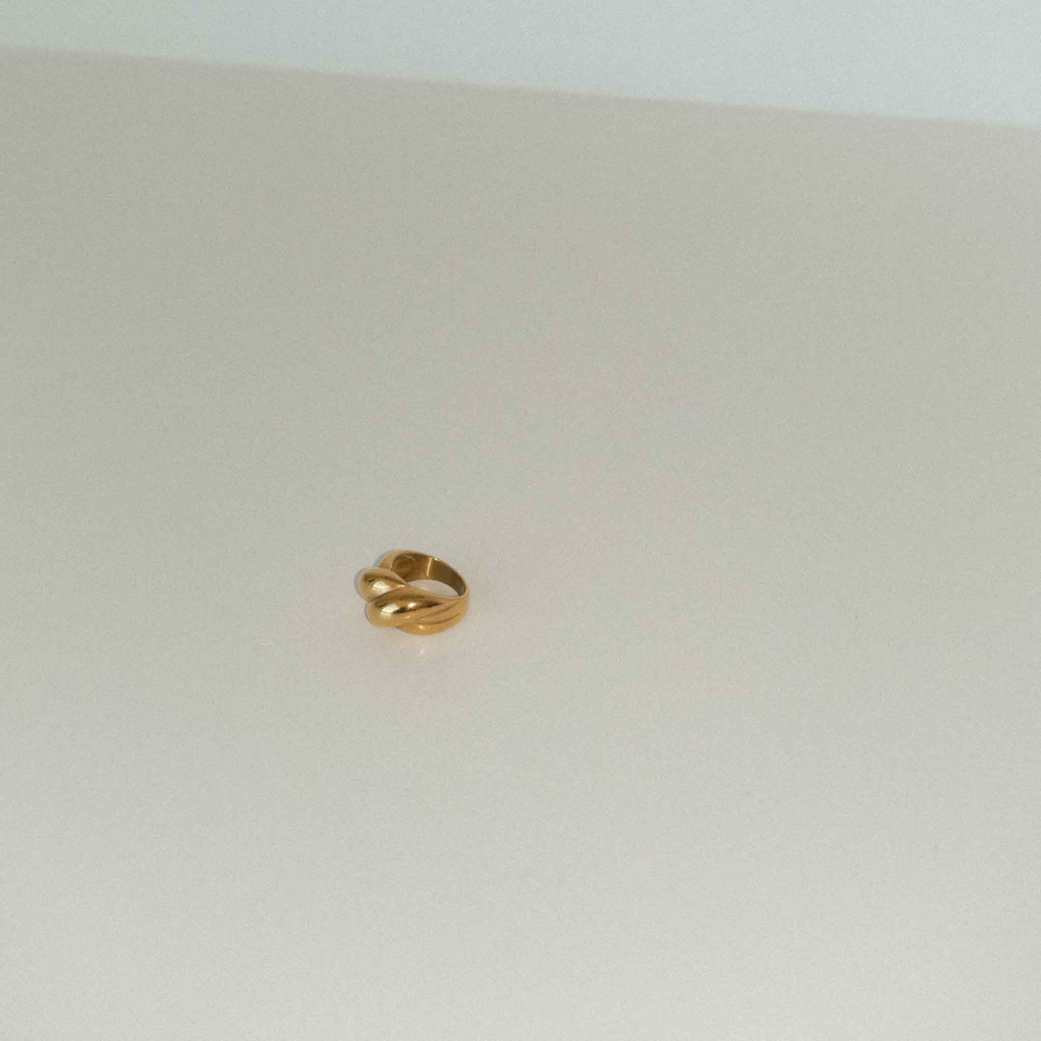Knot Ring